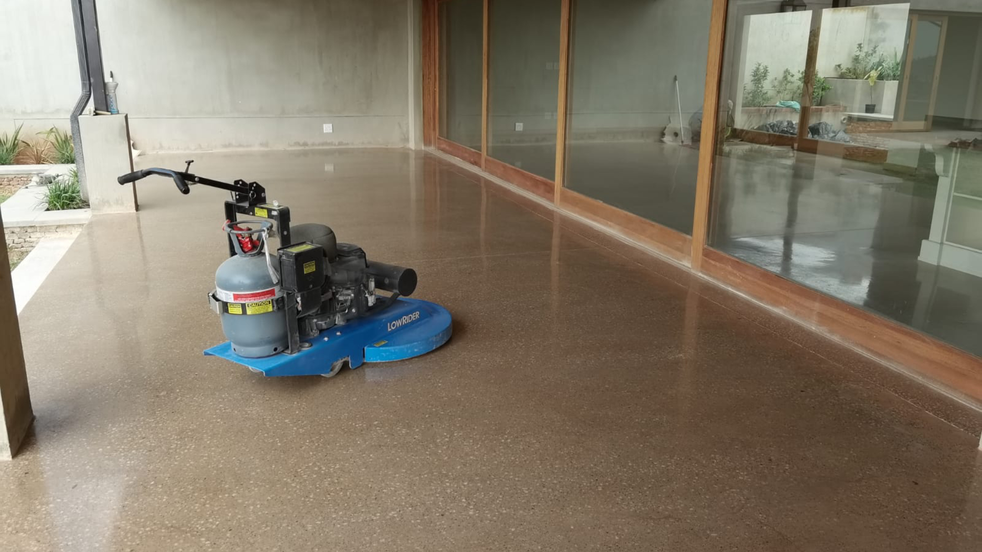 High-traffic area concrete polishing floors